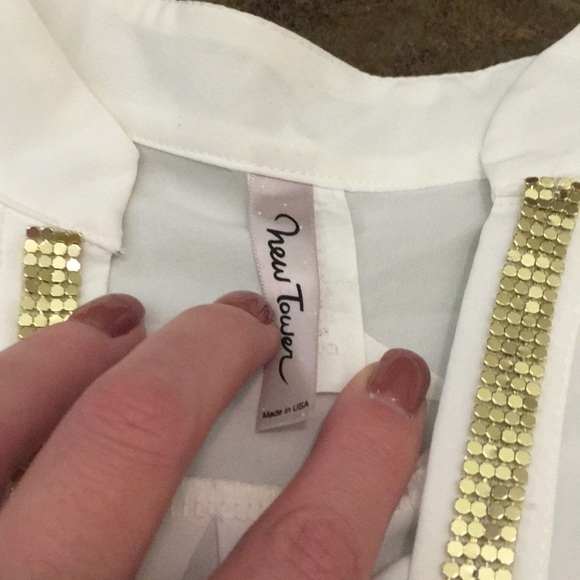 White tunic with gold trim V neck - Picture 3 of 3